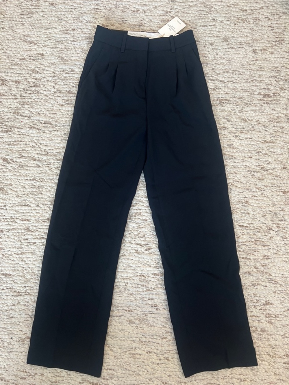 Aritzia Effortless Pant NWT